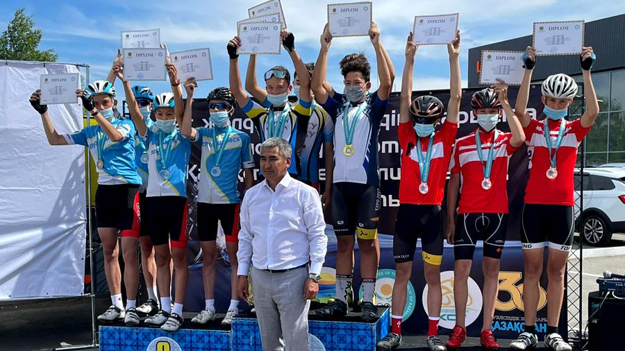 Жасөспірімдер мен қыздар арасындағы тас жолдағы ҚР Чемпионаты